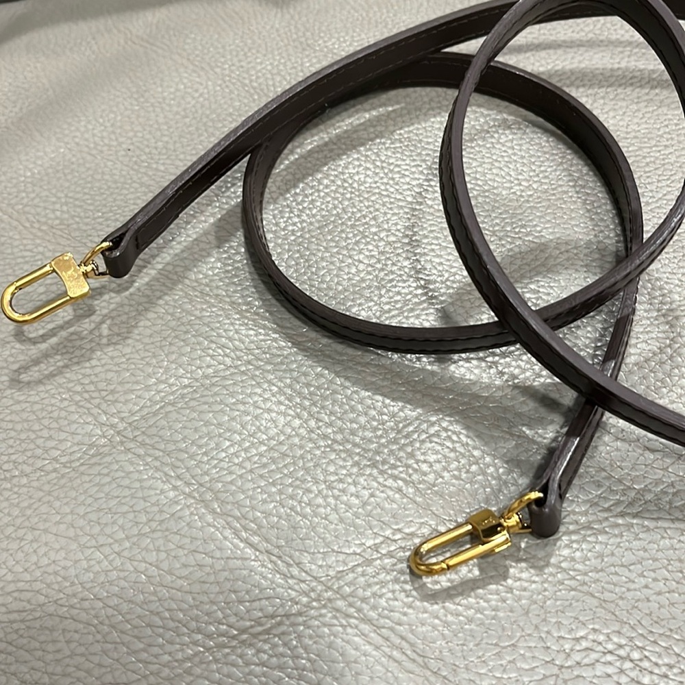 Louis Vuitton long strap like new